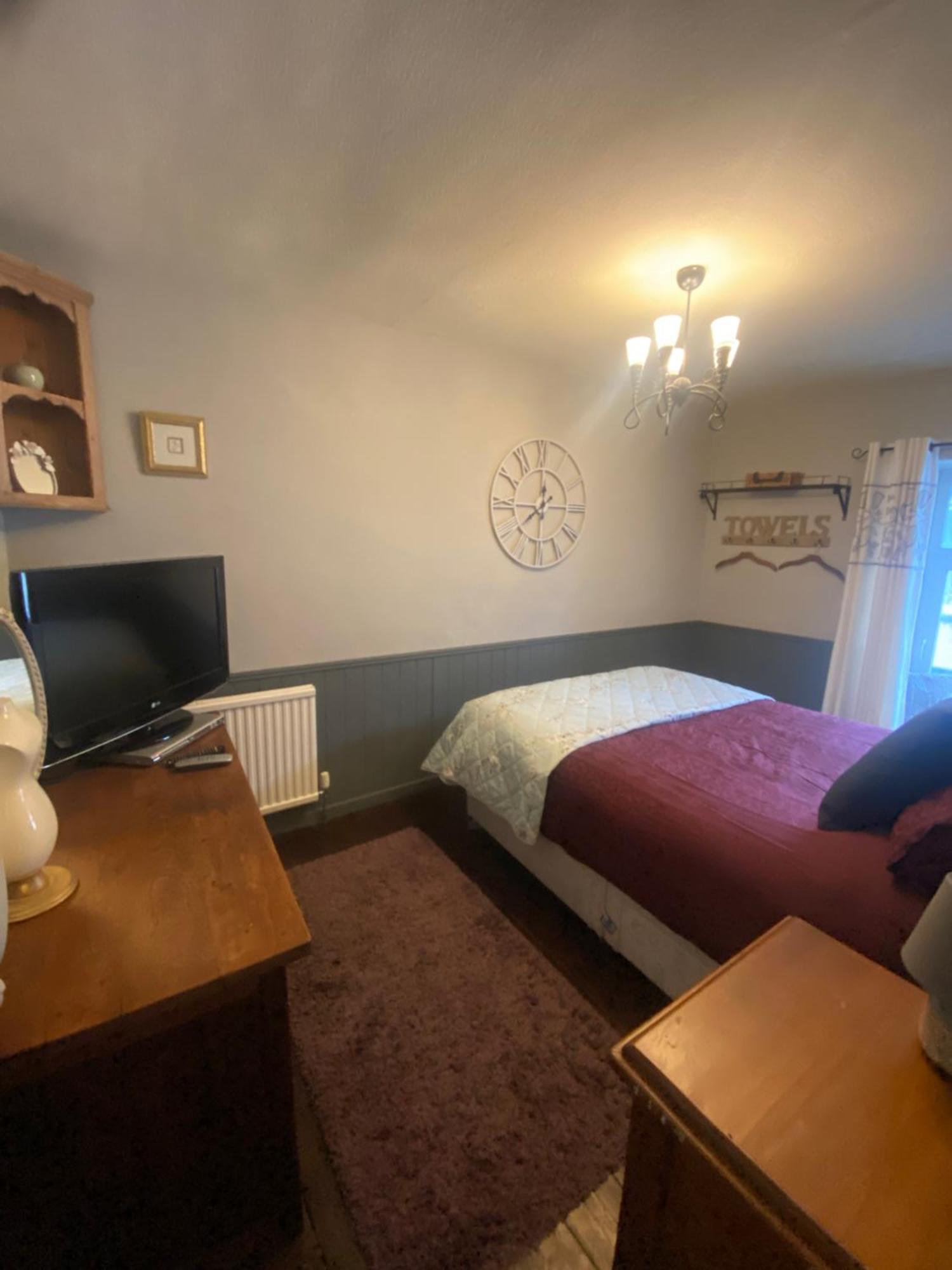 Вилла 3 Bed Town House Llandeilo Carmarthenshire Экстерьер фото